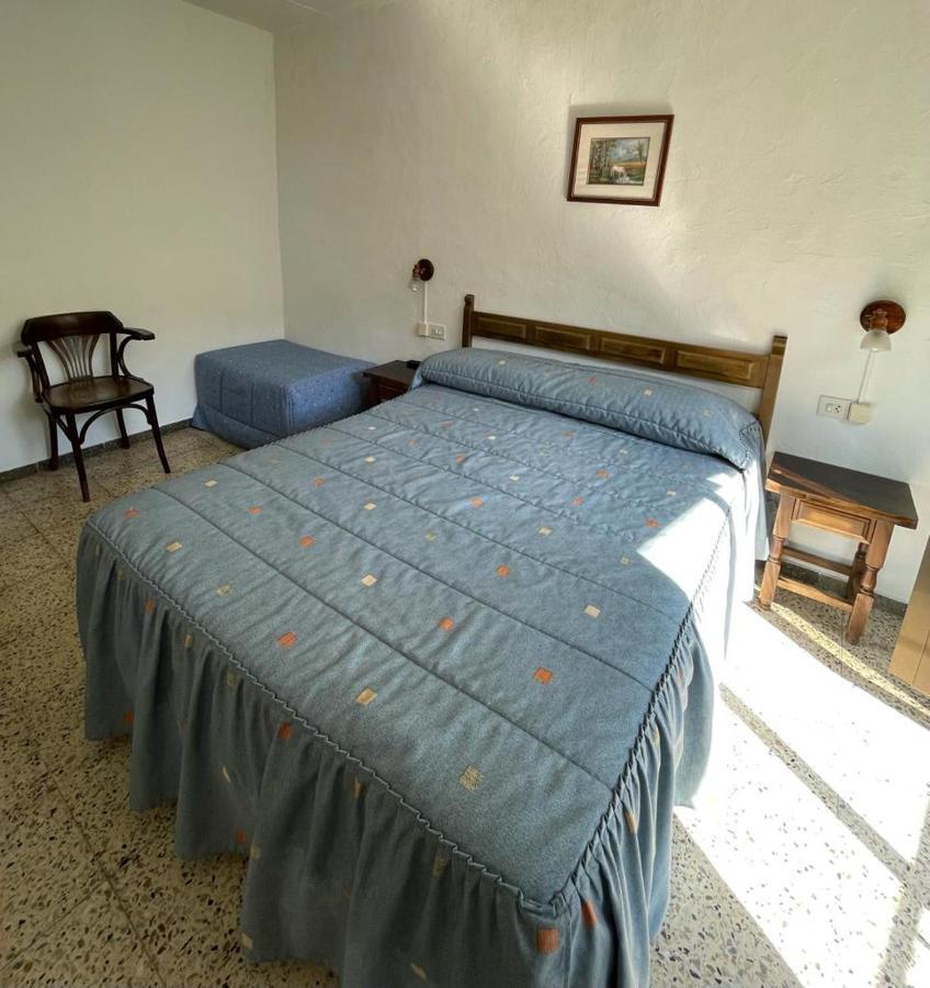 Hostal Ter Сеткасес Екстериор снимка